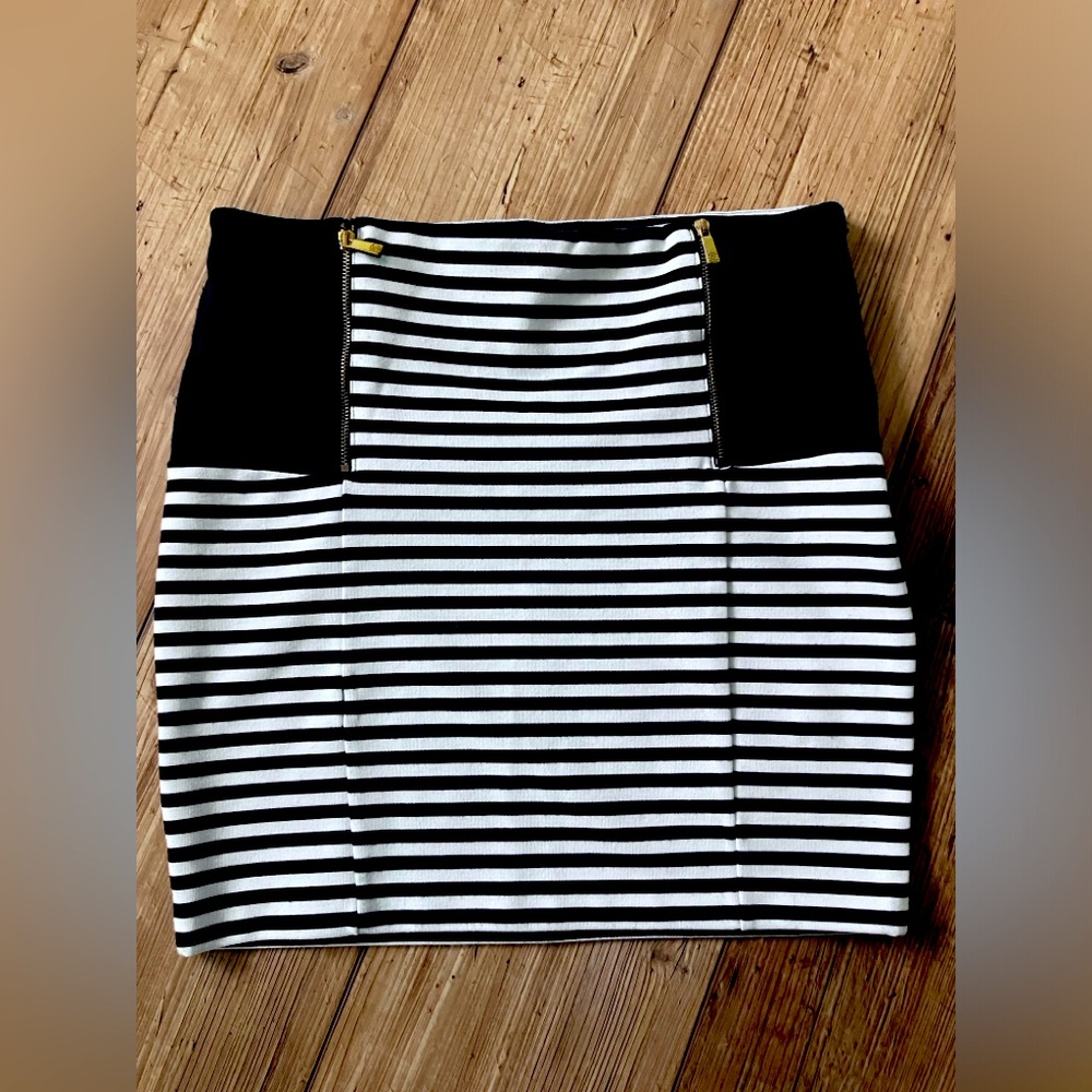 Mini skirt from Morgan De Toi